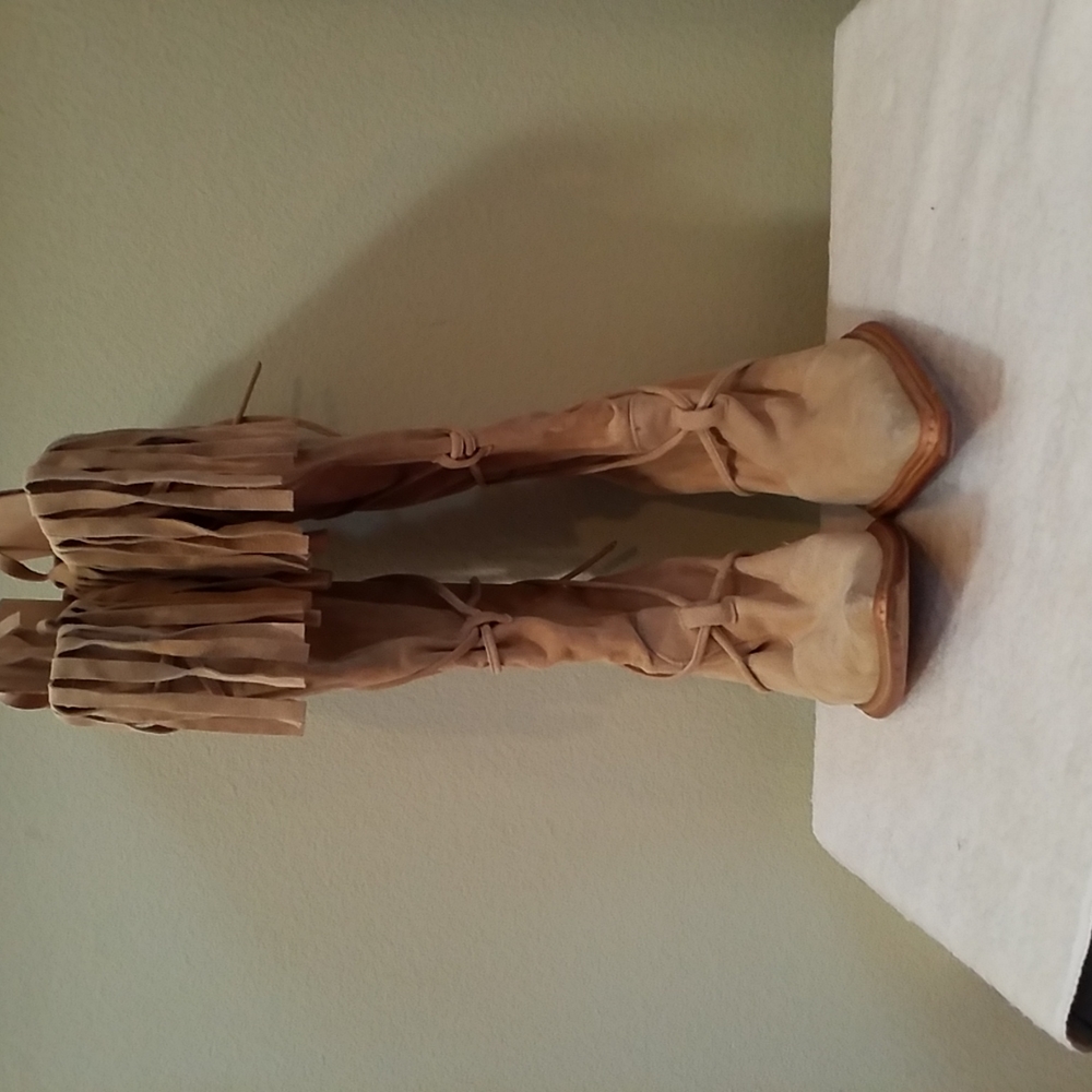 Cammina Pull-on Suede Fringe Boots Size 37